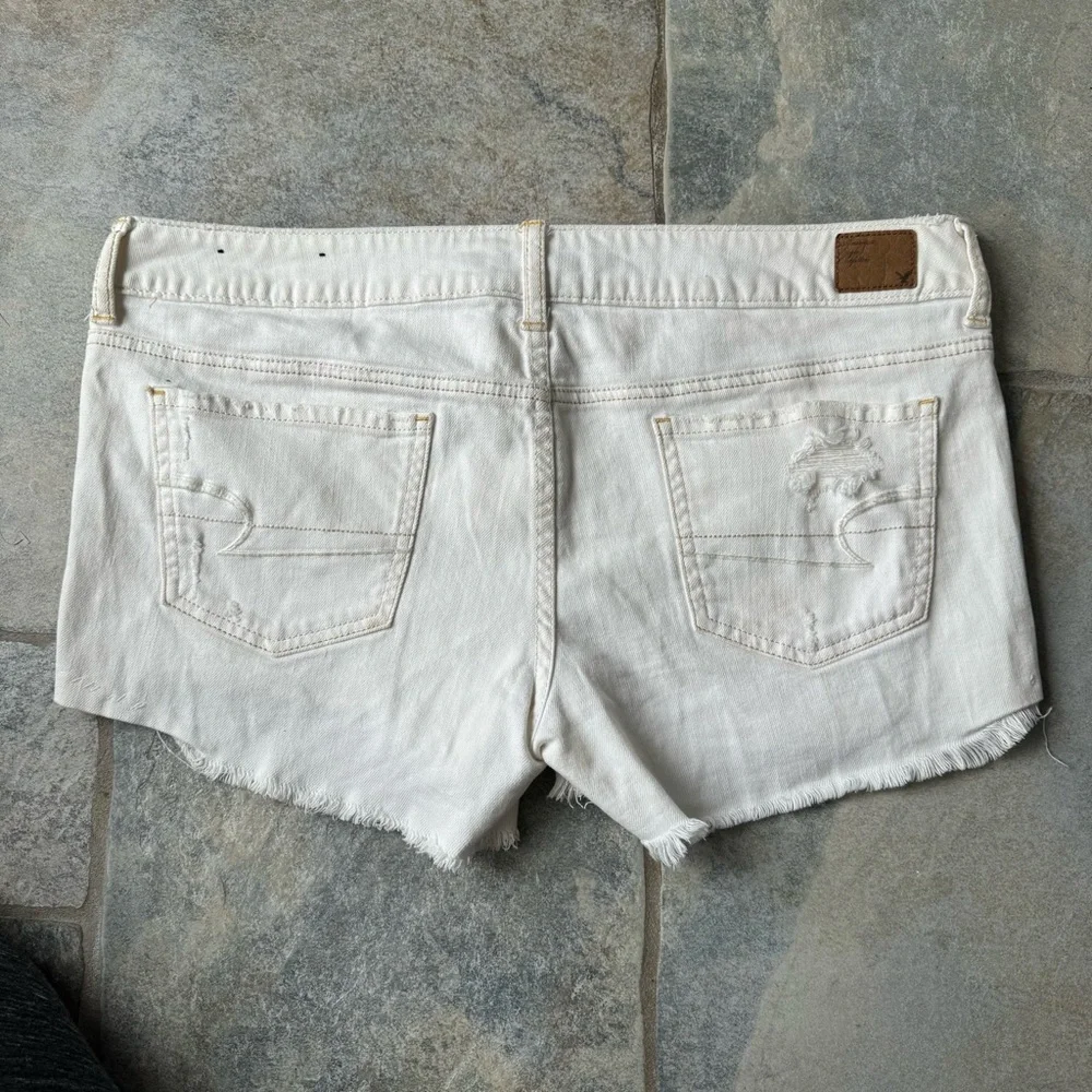 American Eagle Outfitters Y2K 2000s White Distressed Cut-Off Jean Shorts Size 14